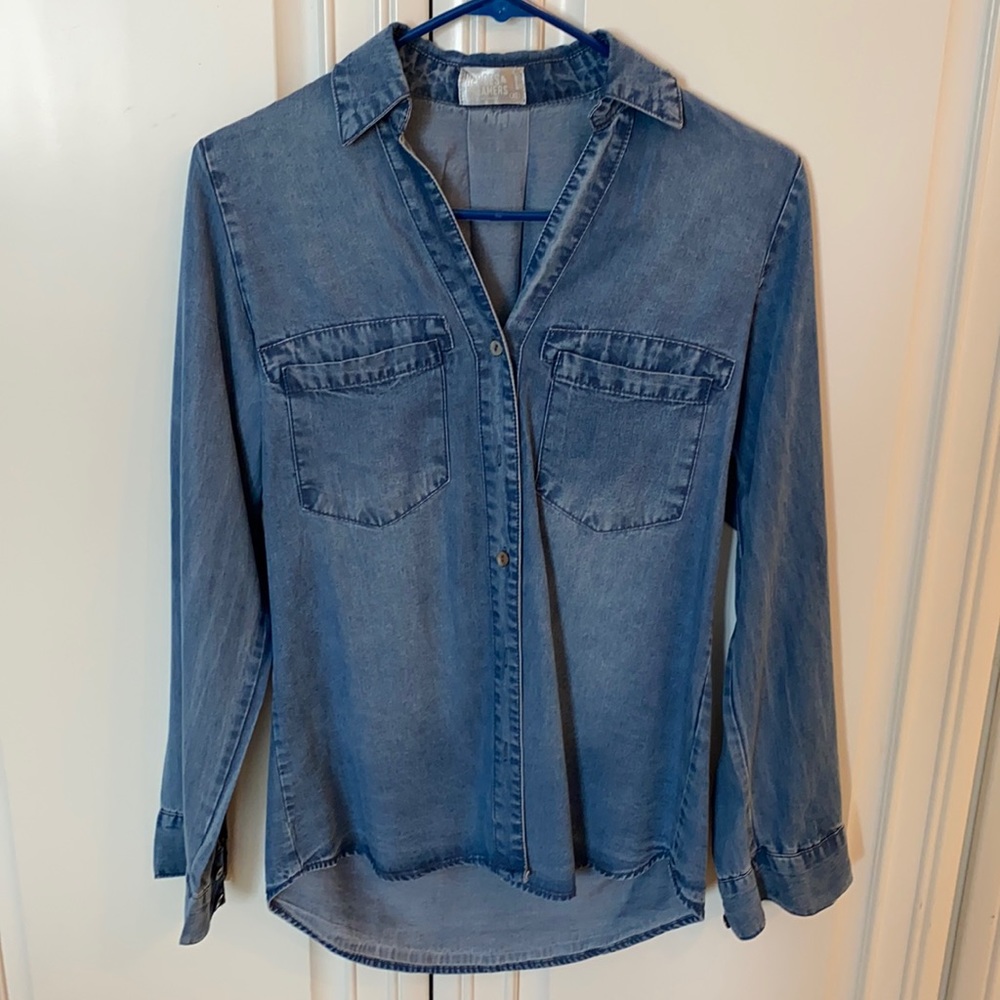 Chambray button down long sleeve with Two front pockets (Stitch Fix)